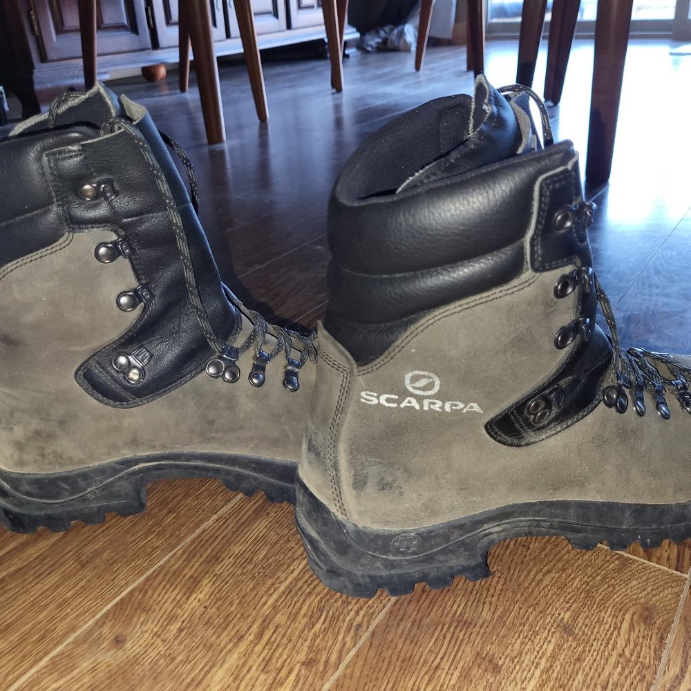 Scarpa Fuego Mens size 9